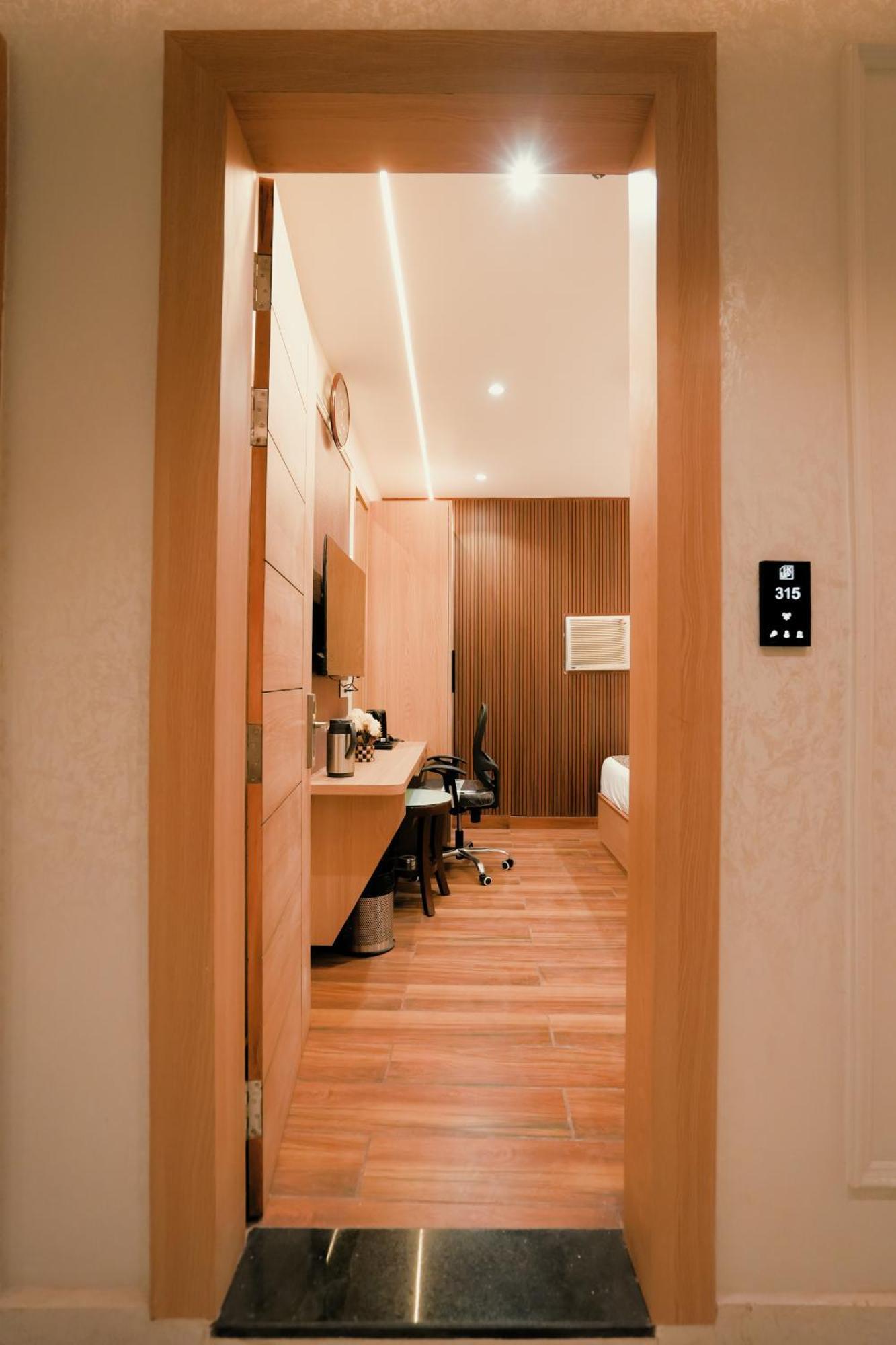 Hotel Jk Palace Prayagraj Exterior photo