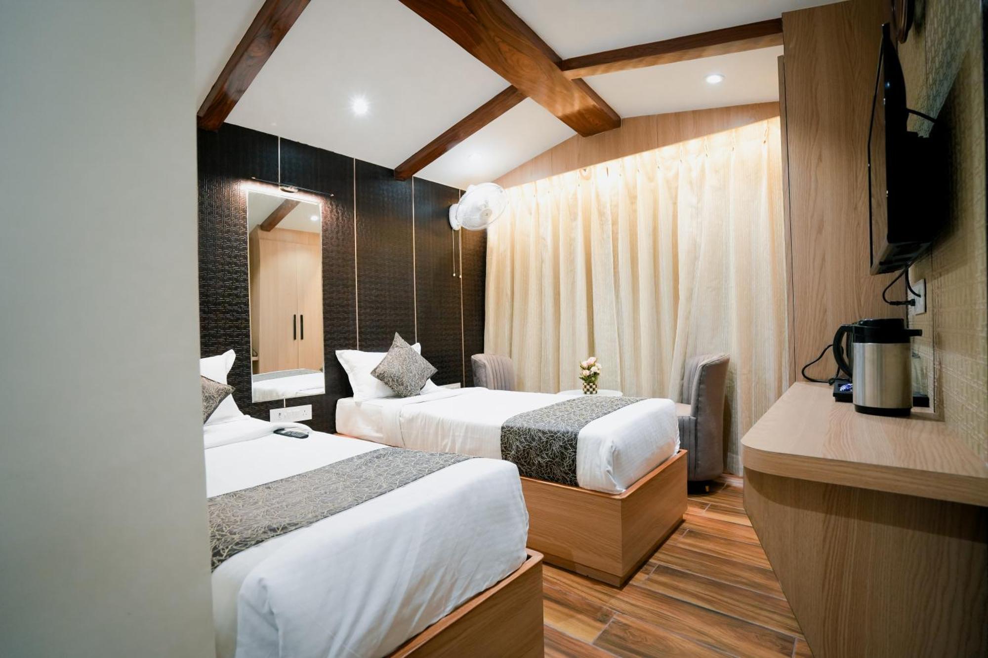 Hotel Jk Palace Prayagraj Exterior photo