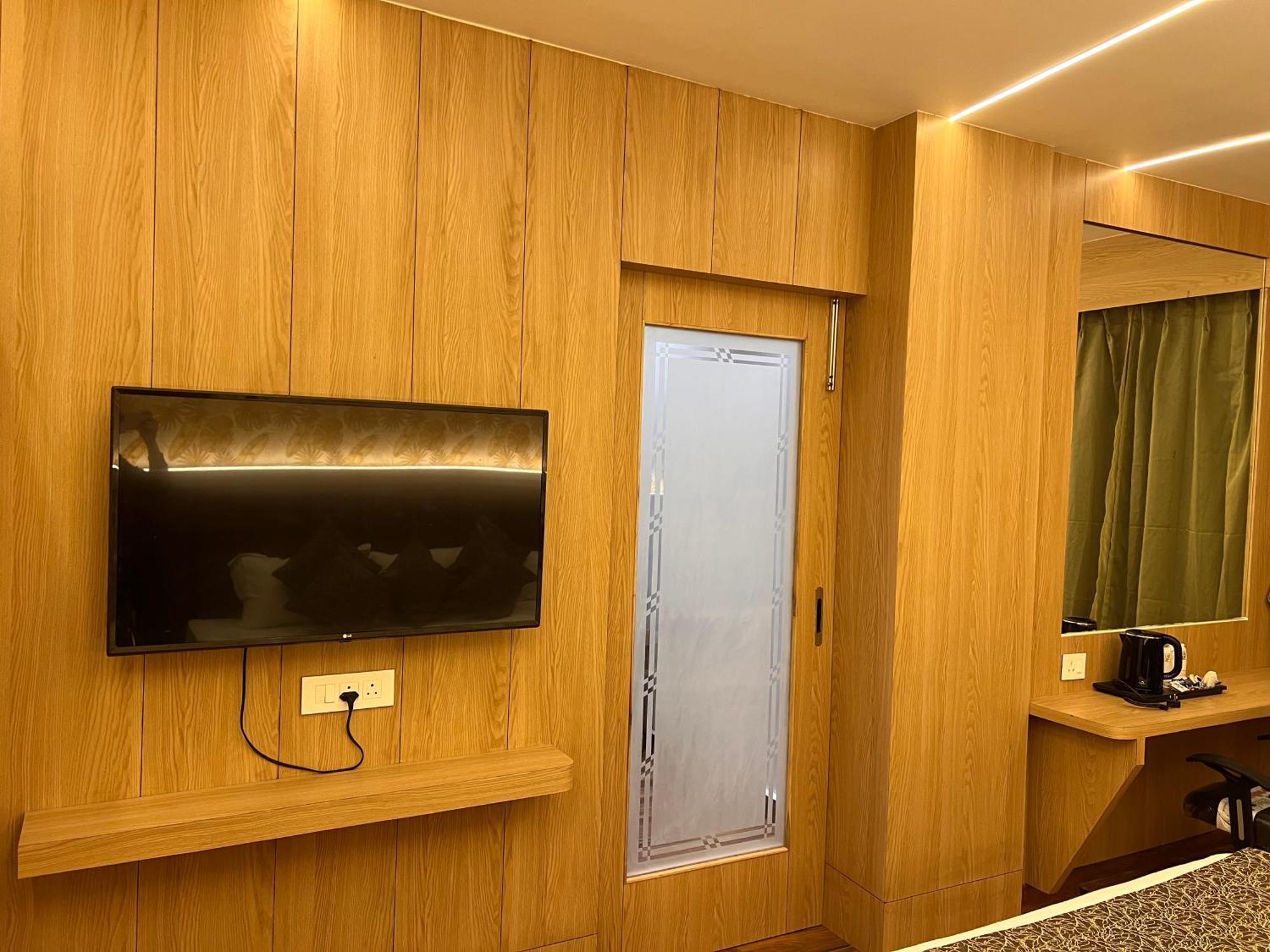 Hotel Jk Palace Prayagraj Exterior photo