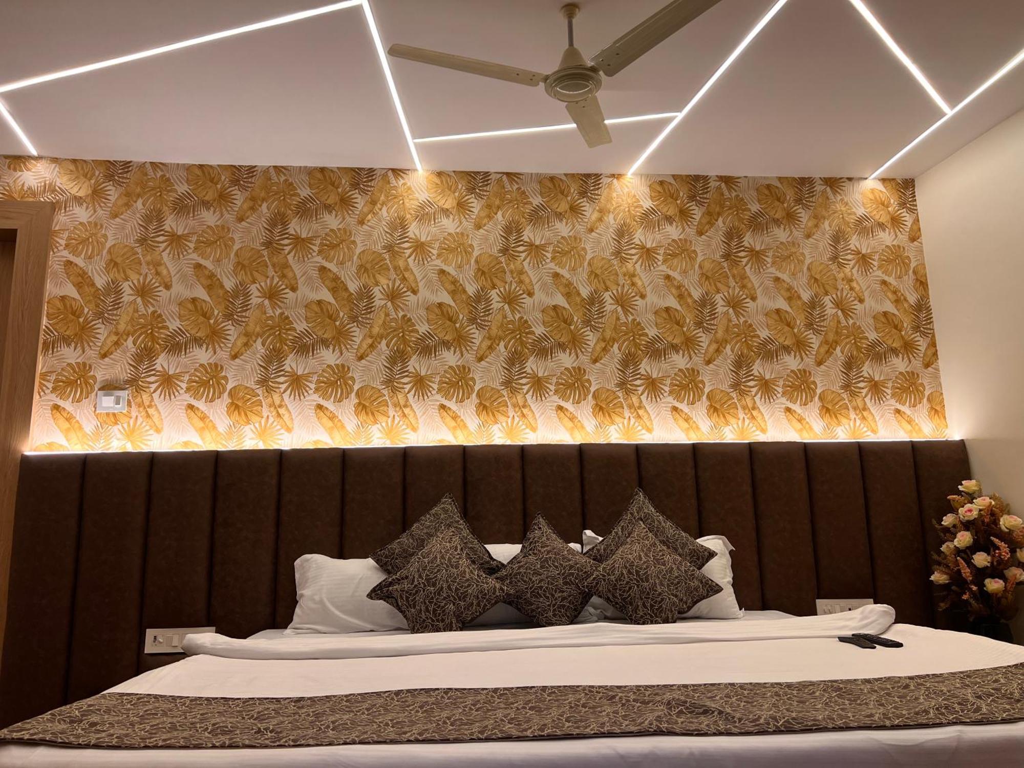 Hotel Jk Palace Prayagraj Exterior photo